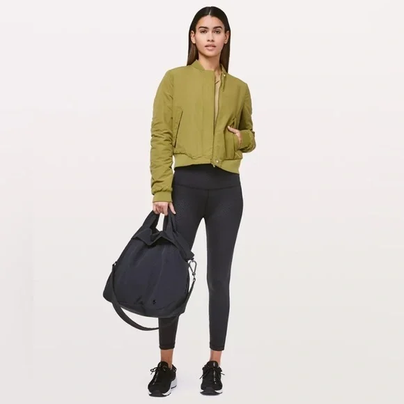 Lululemon Warm Two Way Reversible Bomber Jacket Size 8 Mossy Green Quilted - Picture 2 of 15